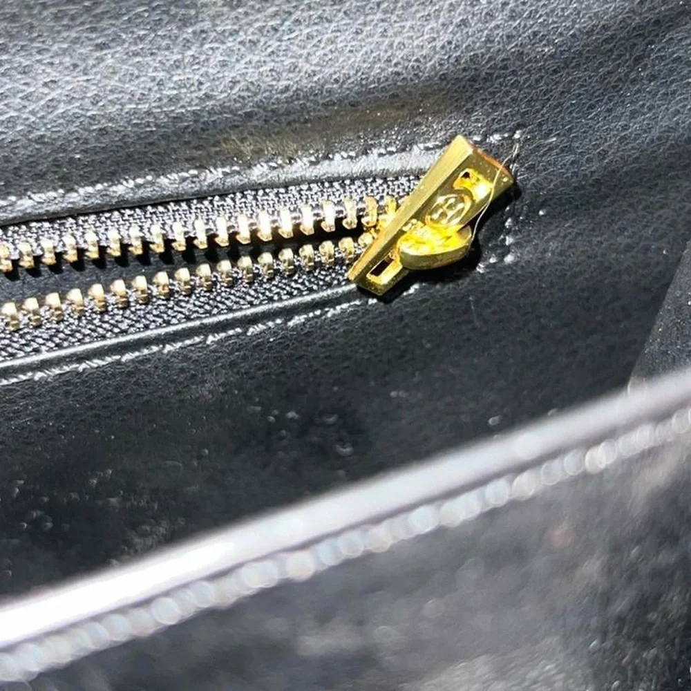Black crossbody - Picture 5 of 10